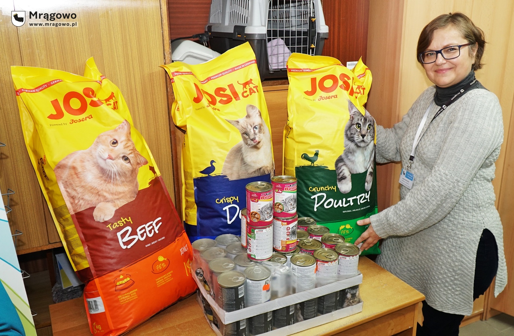 Obraz artykułu - Pomagamy przetrwać zimę bezdomnym kotom. W Urzędzie można odebrać karmę