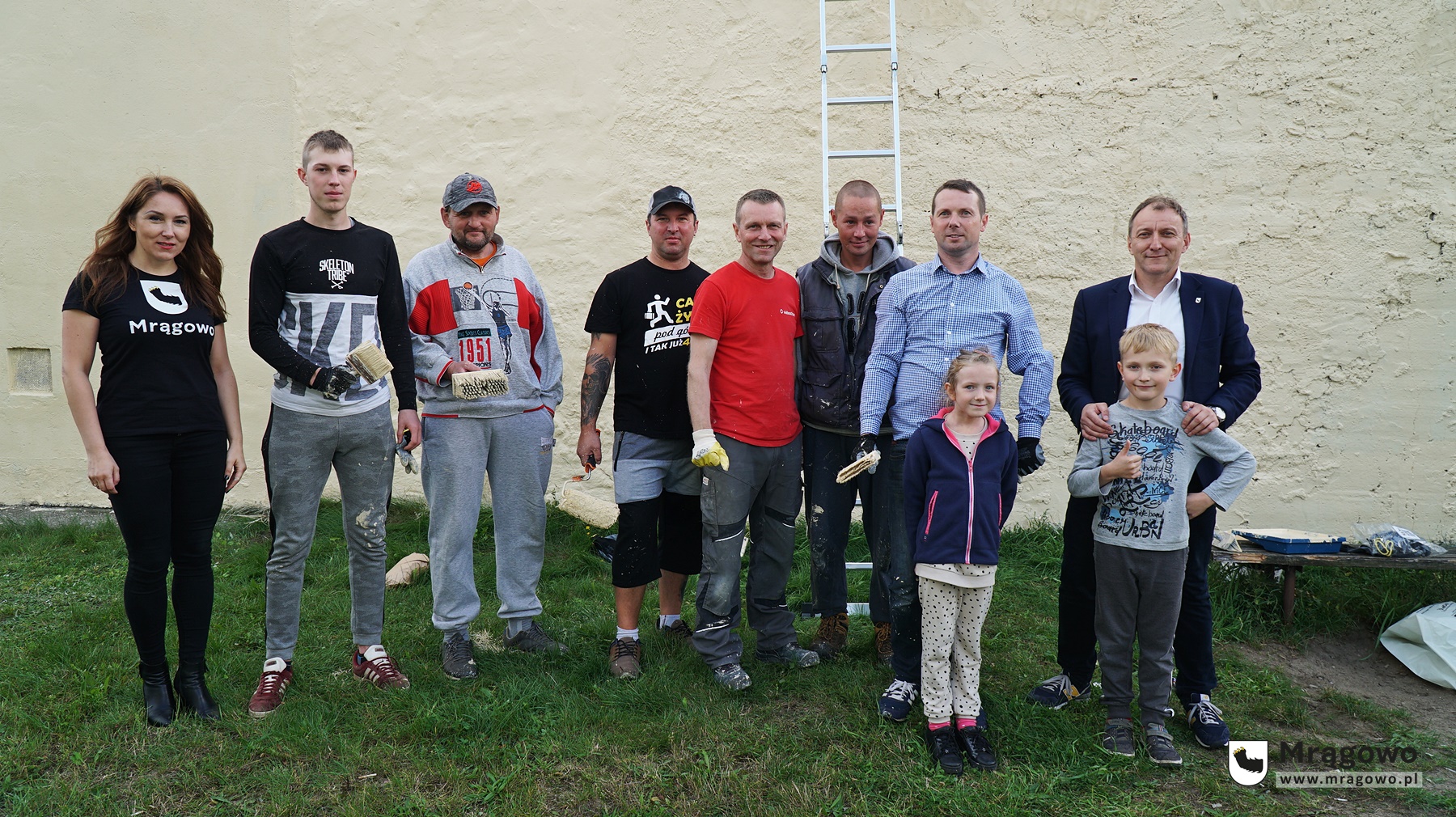Obraz artykułu - Dzięki Inicjatywie Lokalnej pomalowali ścianę garaży. W przyszłym roku ma powstać mural