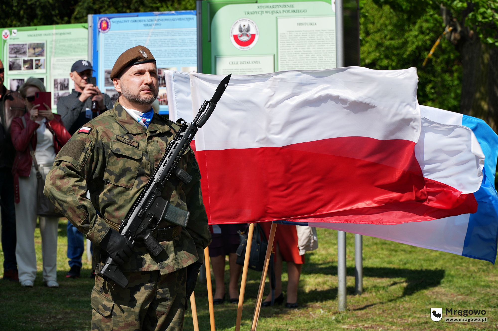 Obraz artykułu - Święto Flagi i 70-lecie Jednostki Wojskowej 5563. Patriotyczna inicjatywa w Mrągowie [ZDJĘCIA]