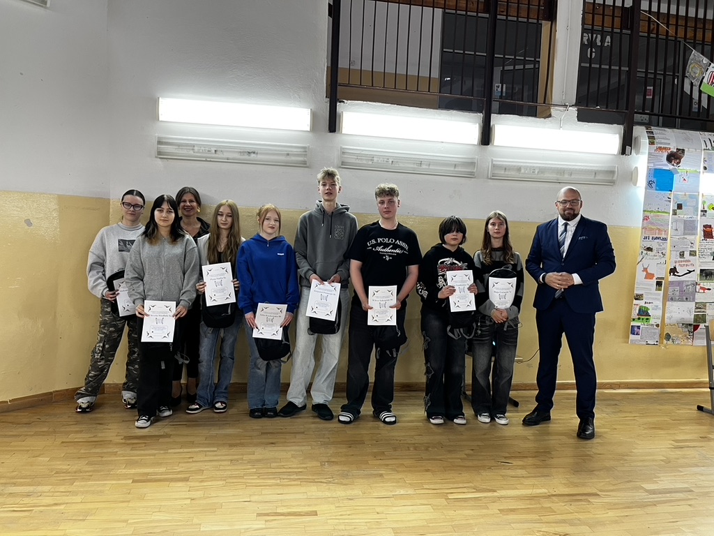 Obraz artykułu - Mistrzowie ortografii nagrodzeni! Poznaj laureatów wyjątkowego dyktanda