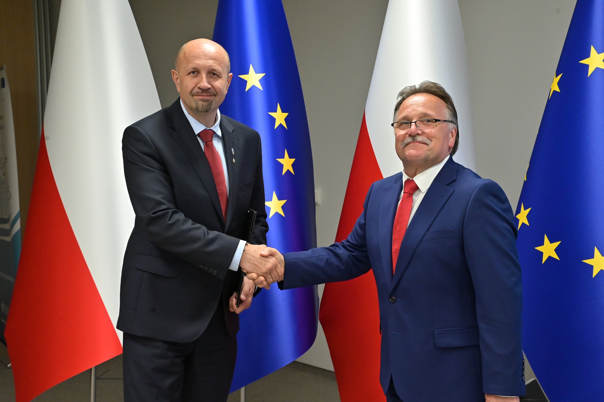 Obraz główny sekcji, dla artykułu: Ponad 10 mln zł dofinansowania na modernizację systemu wodociągowego w Mrągowie!