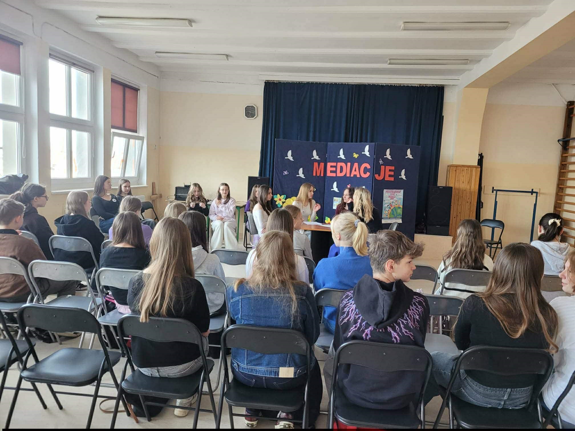 Obraz artykułu - Mediacje zamiast sporów! Uczniowie z Mrągowa i Piecek stawiają na pozytywne relacje